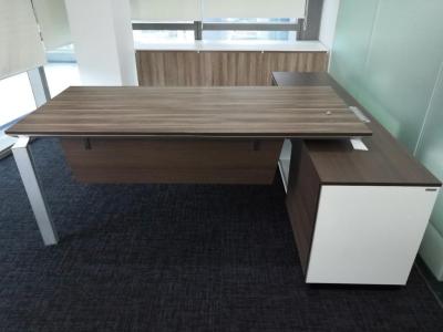 Director Table Set