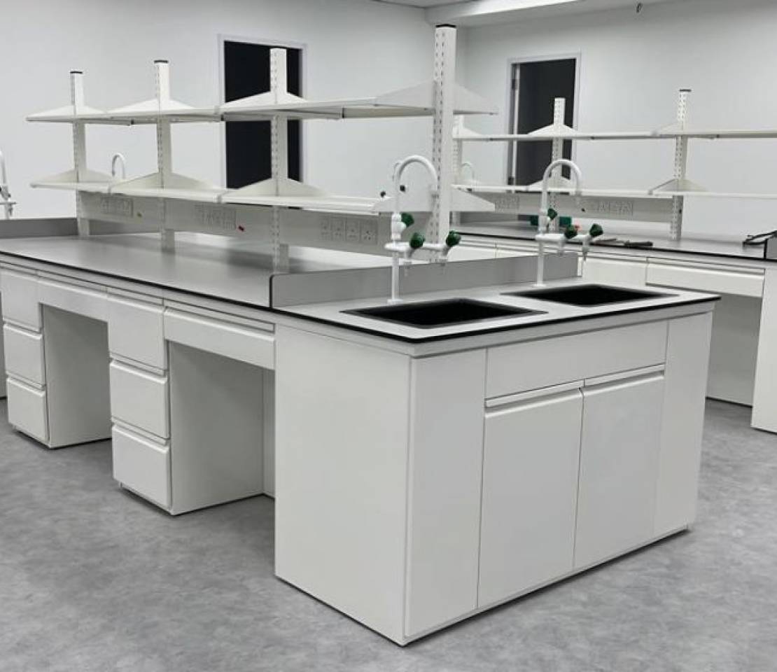 Key Considerations for Choosing Lab Furniture